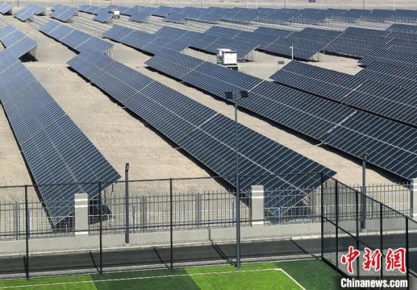在线实盘配资 南疆“风光”资源无限 戈壁滩上智慧绿电奔涌